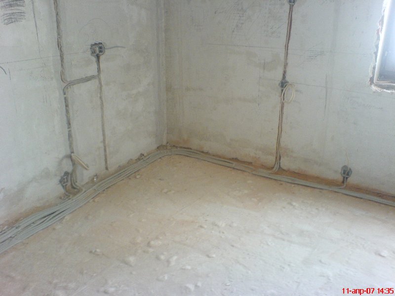 эл монтаж - в квартире кухня-столовая провода в стенах - DSC00034 (1).JPG