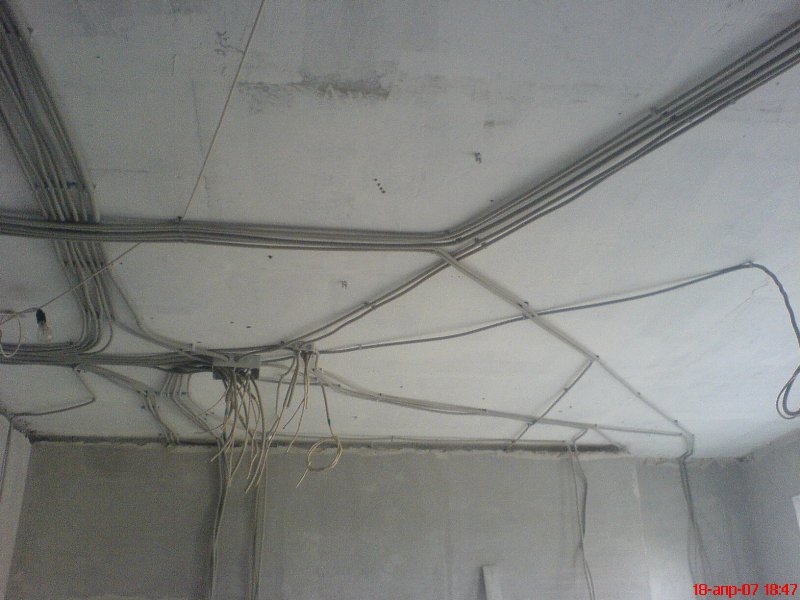 Электромонтаж в квартире - разводка по потолку - DSC00060.JPG