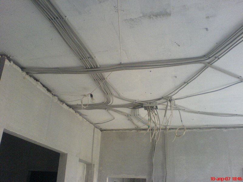 Электромонтаж в квартире - разводка по потолку - DSC00059.JPG