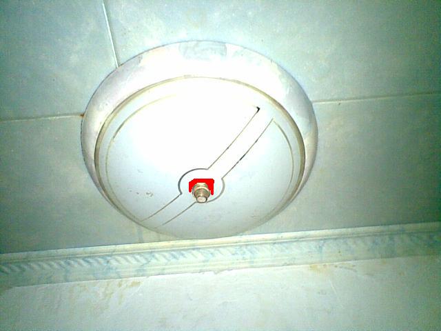 Проблема замены лампы в плафоне - 29032010002_8261.JPG
