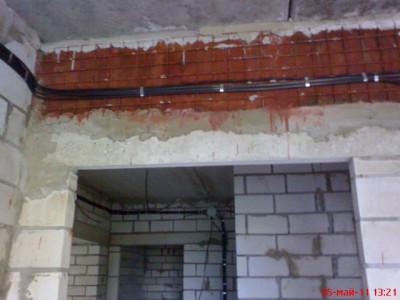 На каком расстоянии от потолка проходит проводка в квартире - DSC00811.JPG