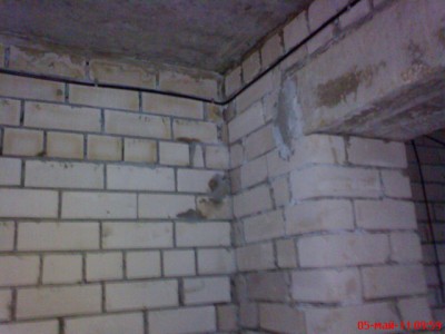 На каком расстоянии от потолка проходит проводка в квартире - DSC00806.JPG