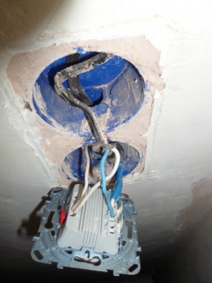 Как подключить на один двуклавишн. выключатель 2 разные сети - P1000761.JPG