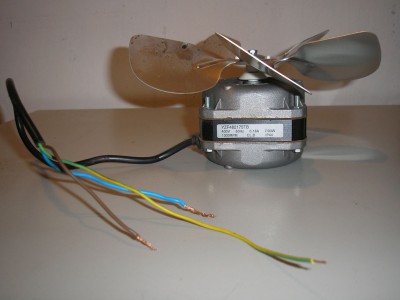 Вот такой элекродвигатель - PC300028.JPG