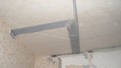 Электромонтаж в квартире - разводка по потолку - SAM_0301 (2).jpg