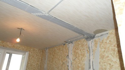 Электромонтаж в квартире - разводка по потолку - кухня.jpg