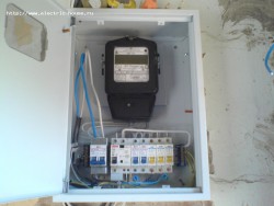 именно белый проводник к шине ре правильно сделан или нет - DSC00716.JPG