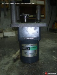 Шаговый двигатель - SUC57012