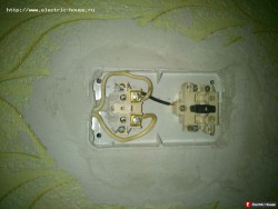 Как заменить выключатель на блок розетка-выключатель - DSC_0728