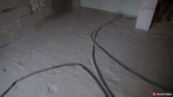 Чужая проводка по всему полу моей квартиры - 2_prov_resize.