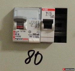 Почему сробатывает УЗО? - 20141022_182302 sm.jpg