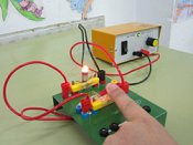 Как и куда течет электричество?